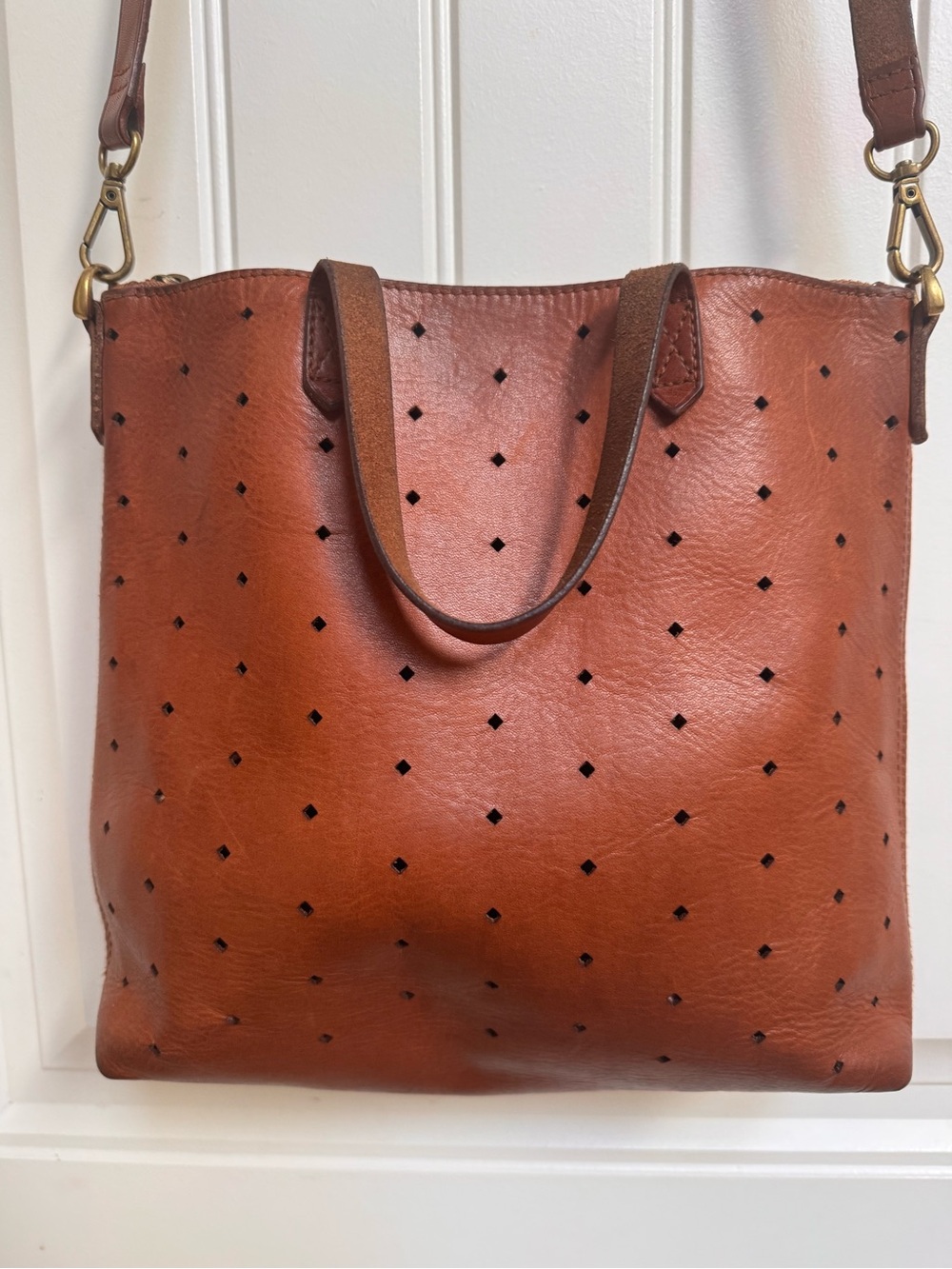 Madewell Transport Leather Crossbody Bag with Perforated Geo-Holepunch 11”x9”x3” - Picture 3 of 10